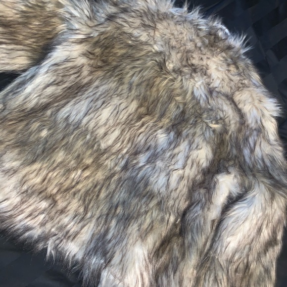FASHION NOVA FUR COAT - Picture 2 of 4